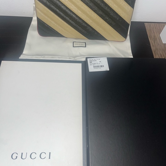 Gucci Marmont pouch!!! Lovely color combo. - Picture 9 of 12